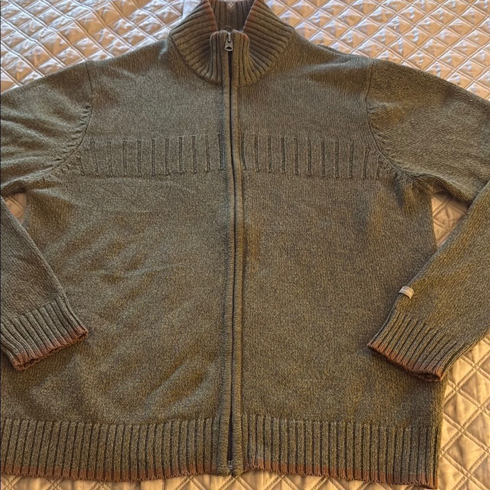 Columbia Sportswear Mens’ Cotton Full Zipper Pullover Sweater. Size Medium.